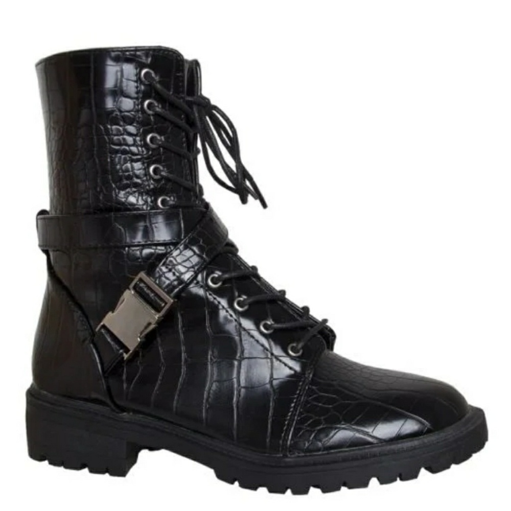 Combat boots